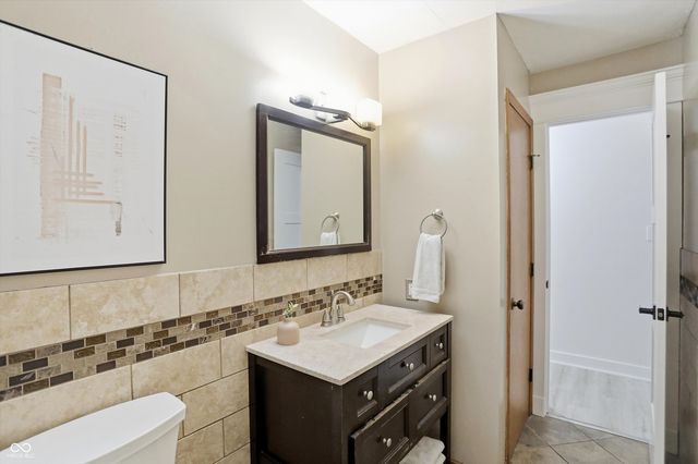 999 Shoreline Circle, Cicero, IN 46034