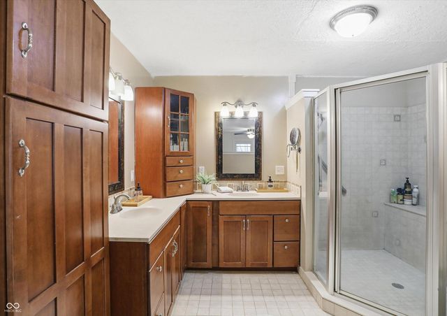 999 Shoreline Circle, Cicero, IN 46034