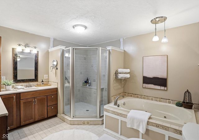 999 Shoreline Circle, Cicero, IN 46034