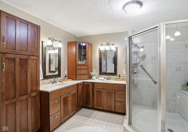 999 Shoreline Circle, Cicero, IN 46034