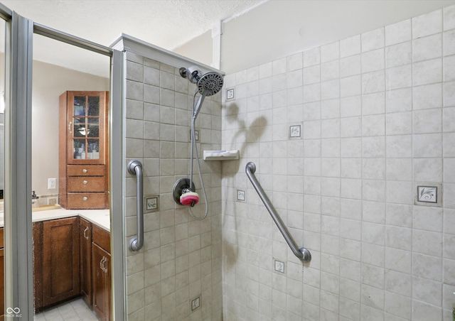 999 Shoreline Circle, Cicero, IN 46034