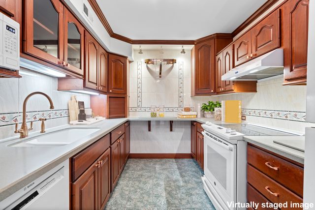 201 E Chestnut Street 21C, Chicago, IL 60611