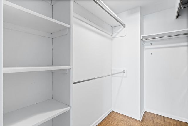 201 E Chestnut Street 21C, Chicago, IL 60611