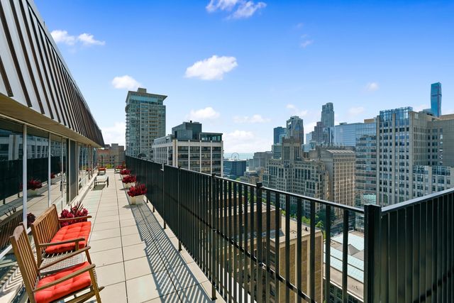 201 E Chestnut Street 21C, Chicago, IL 60611