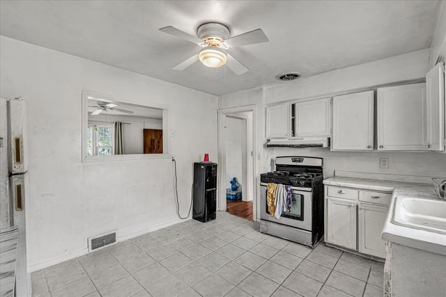 3138 12th Street, Rock Island, IL 61201