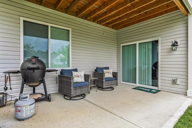 2201 Ridgeline Drive, Hebron, KY 41048