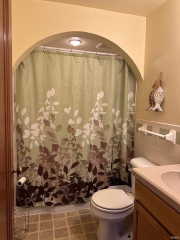 2215 E State Rd 14 Highway, Rochester, IN 46975