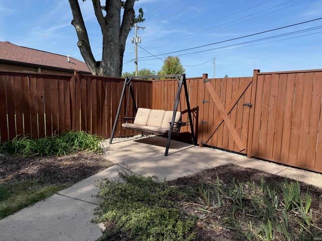 2215 E State Rd 14 Highway, Rochester, IN 46975