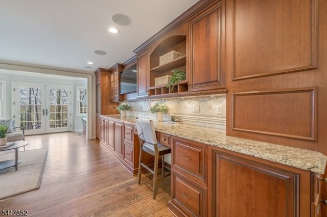 71 Dale Dr, Summit City, NJ 07901