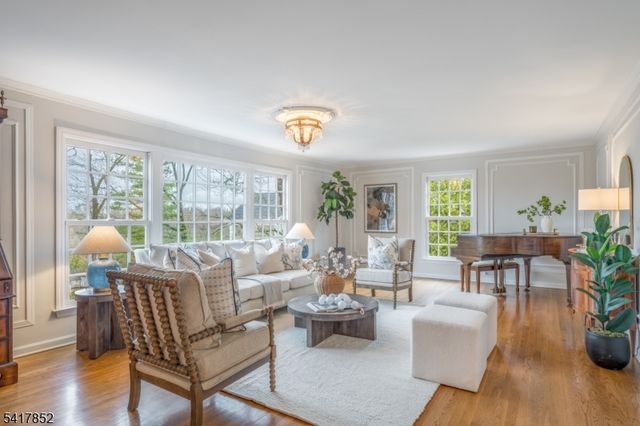 71 Dale Dr, Summit City, NJ 07901