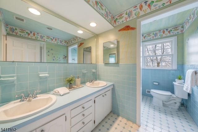 71 Dale Dr, Summit City, NJ 07901