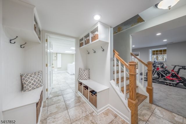 71 Dale Dr, Summit City, NJ 07901