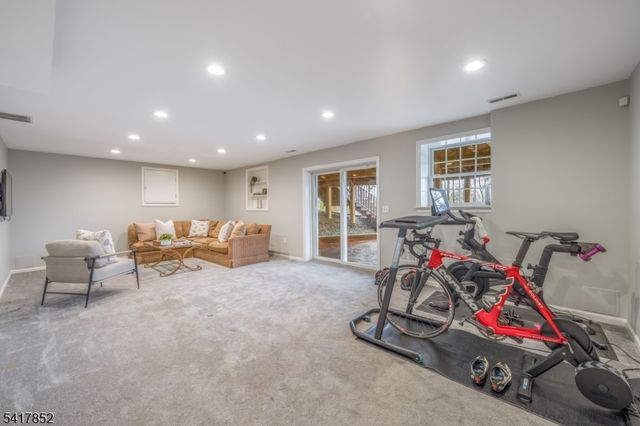 71 Dale Dr, Summit City, NJ 07901