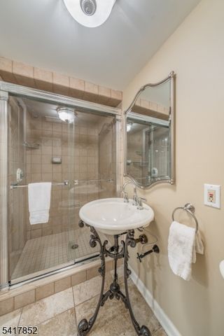 71 Dale Dr, Summit City, NJ 07901