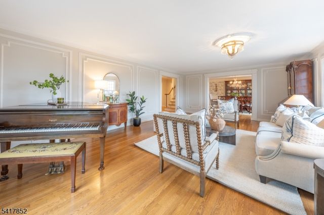 71 Dale Dr, Summit City, NJ 07901