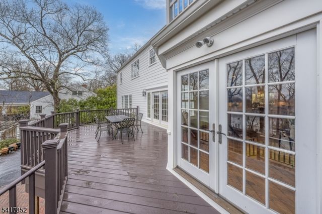 71 Dale Dr, Summit City, NJ 07901