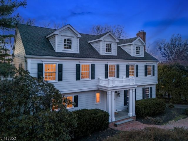 71 Dale Dr, Summit City, NJ 07901