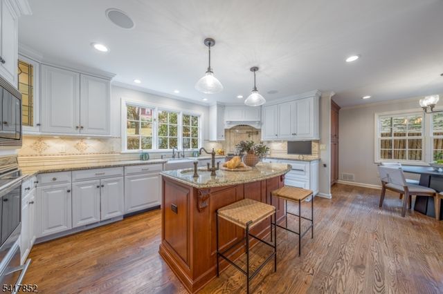 71 Dale Dr, Summit City, NJ 07901