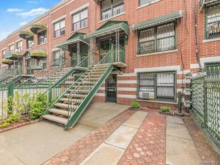946 E 181st Street, Bronx, NY 10460