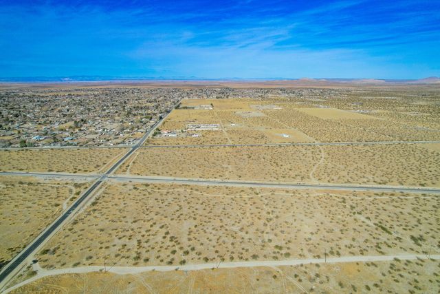 E 10710 E Ave T Ste 106, Littlerock, CA 93543