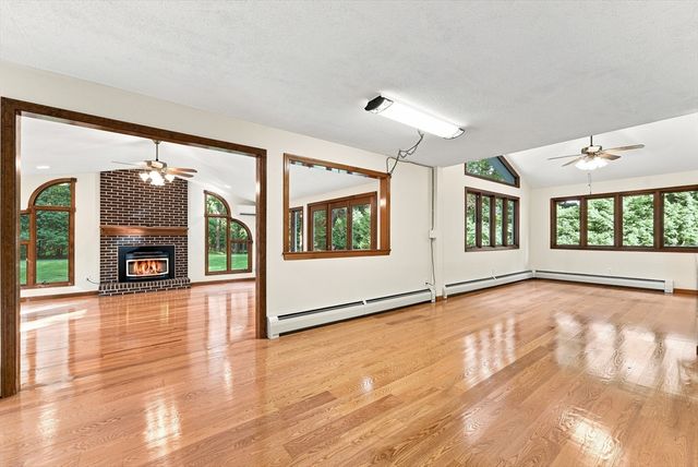 291 Pochassic Road, Westfield, MA 01085