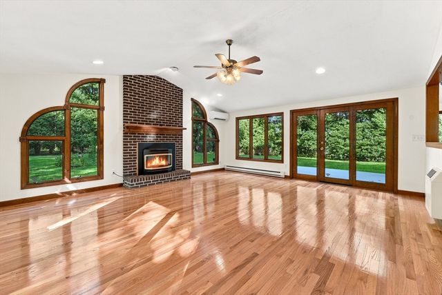291 Pochassic Road, Westfield, MA 01085