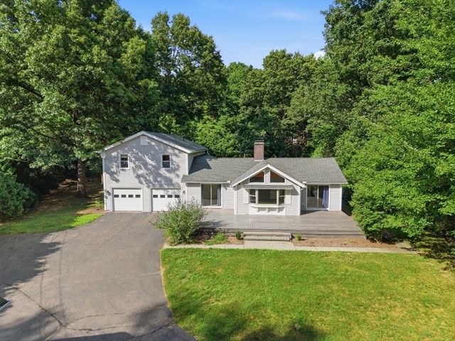291 Pochassic Road, Westfield, MA 01085