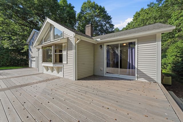 291 Pochassic Road, Westfield, MA 01085