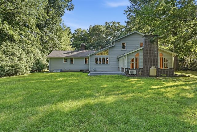 291 Pochassic Road, Westfield, MA 01085