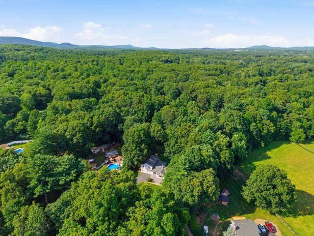 291 Pochassic Road, Westfield, MA 01085