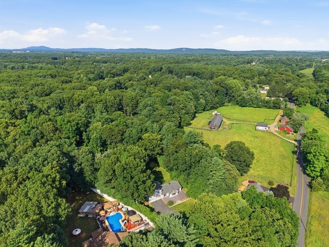 291 Pochassic Road, Westfield, MA 01085