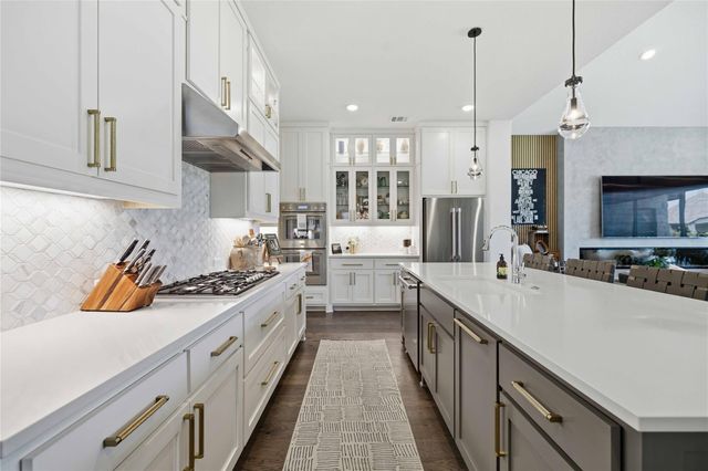 414 Sitlington LN, Lakeway, TX 78738