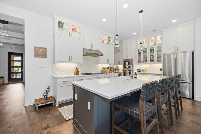 414 Sitlington LN, Lakeway, TX 78738