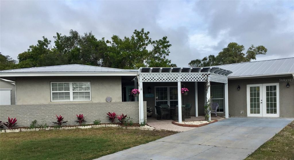 7429 BROUGHTON STREET, Sarasota, FL 34243