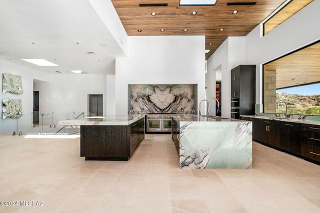 3569 E Secret Canyon Place, Tucson, AZ 85718