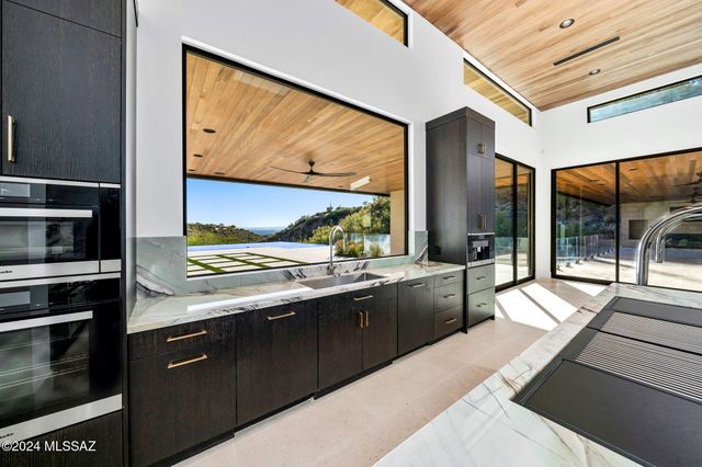 3569 E Secret Canyon Place, Tucson, AZ 85718