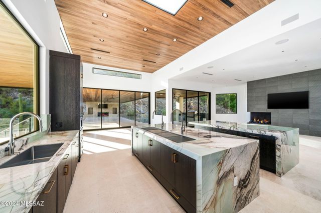 3569 E Secret Canyon Place, Tucson, AZ 85718