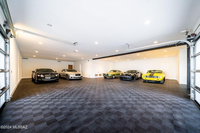 3569 E Secret Canyon Place, Tucson, AZ 85718