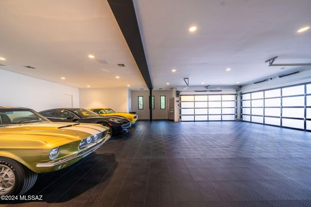 3569 E Secret Canyon Place, Tucson, AZ 85718