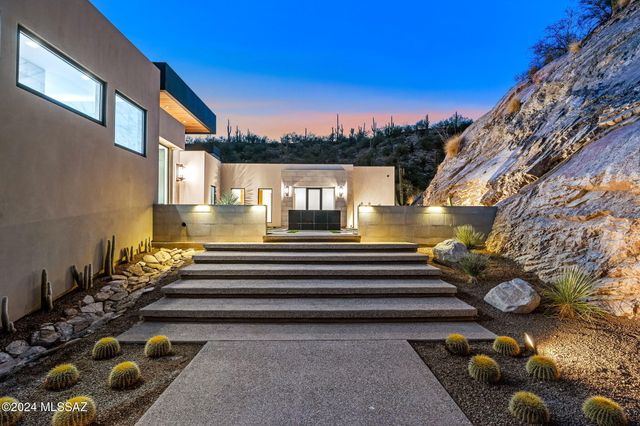 3569 E Secret Canyon Place, Tucson, AZ 85718