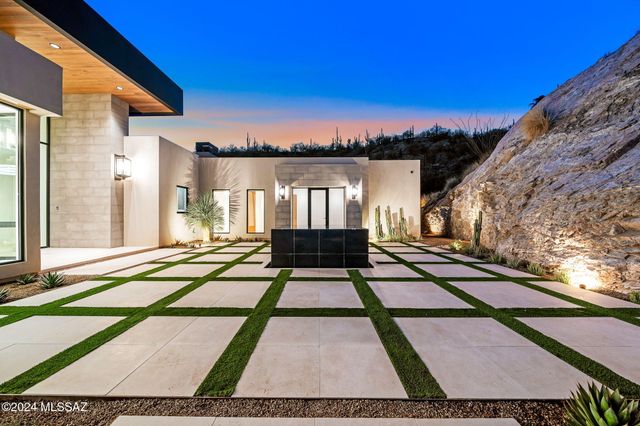 3569 E Secret Canyon Place, Tucson, AZ 85718