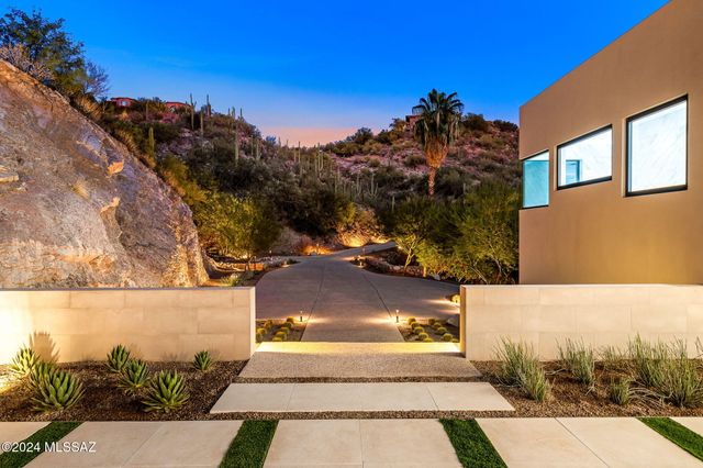 3569 E Secret Canyon Place, Tucson, AZ 85718