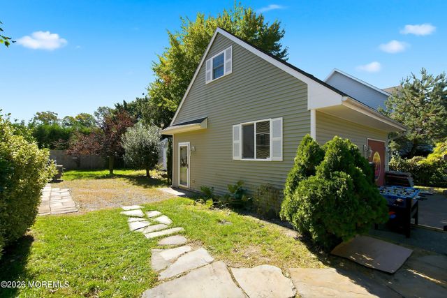 1513 Oakdale Street, Toms River, NJ 08757