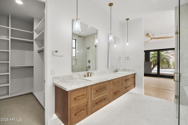 10980 E WINCHCOMB Drive, Scottsdale, AZ 85255