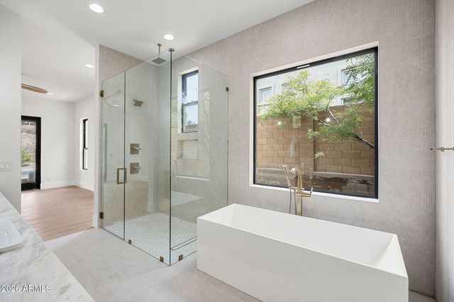 10980 E WINCHCOMB Drive, Scottsdale, AZ 85255