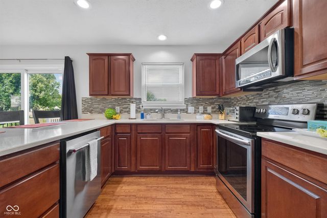 6538 Stafford Trace, Zionsville, IN 46077