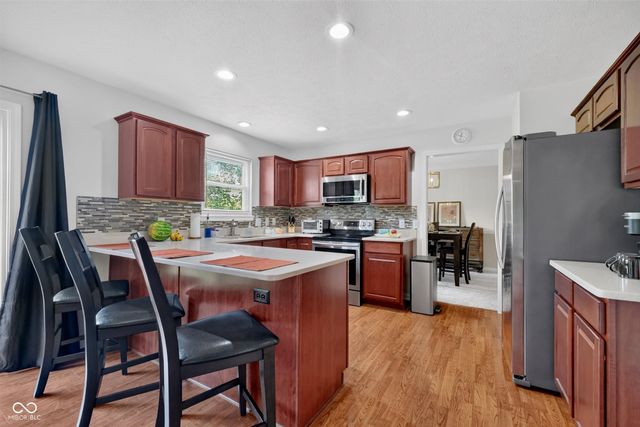 6538 Stafford Trace, Zionsville, IN 46077