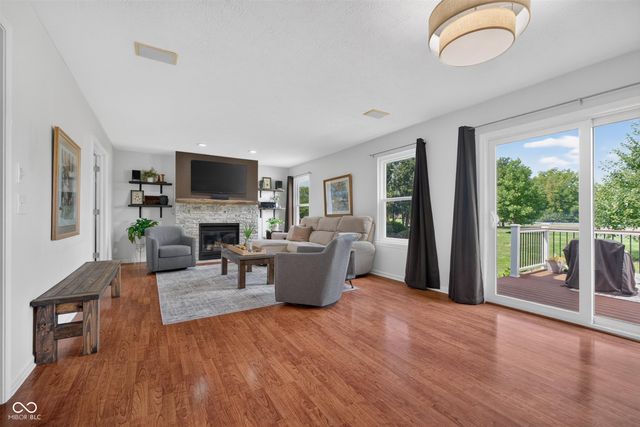 6538 Stafford Trace, Zionsville, IN 46077