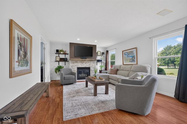 6538 Stafford Trace, Zionsville, IN 46077