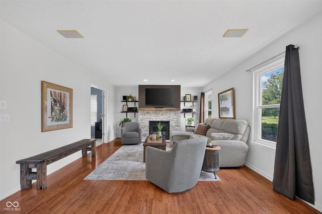 6538 Stafford Trace, Zionsville, IN 46077